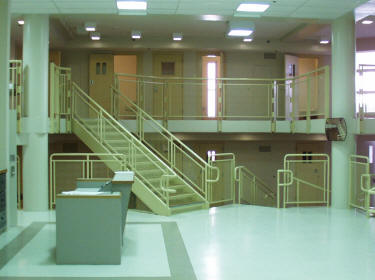 707_Stairs.jpg (154268 bytes)